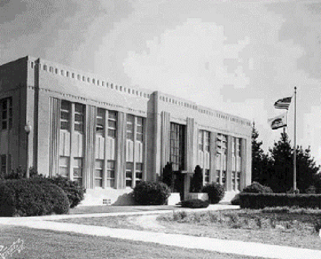 Front entrance of the Delaware science building in the 1940s