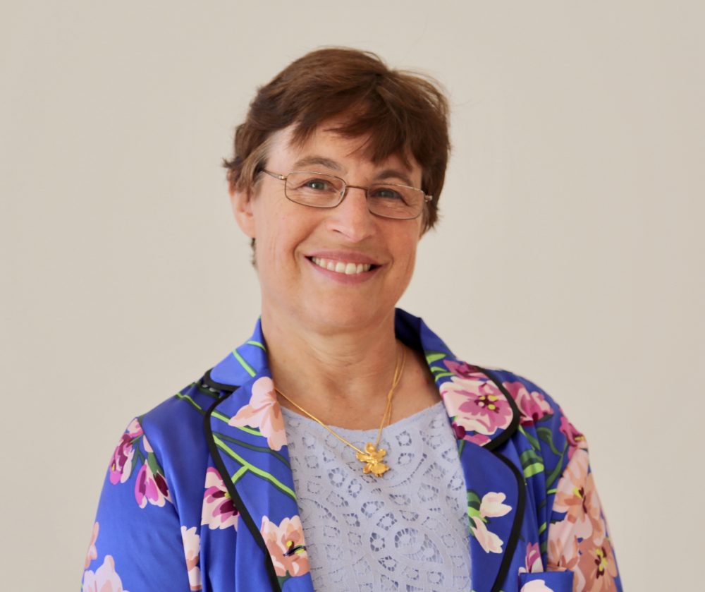 Dr.Lynn Rothschild